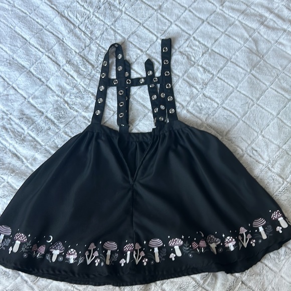 Black mushroom suspender skirt - Picture 2 of 4